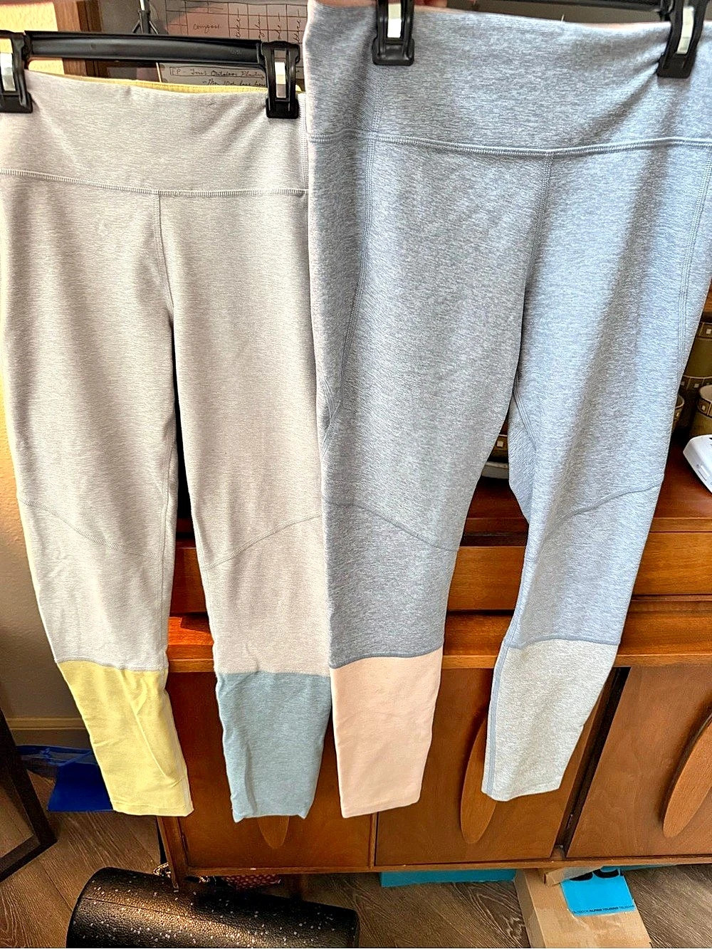 2 Pairs of Outdoor Voices Two-Tone Colorblock 3/4 Leggings